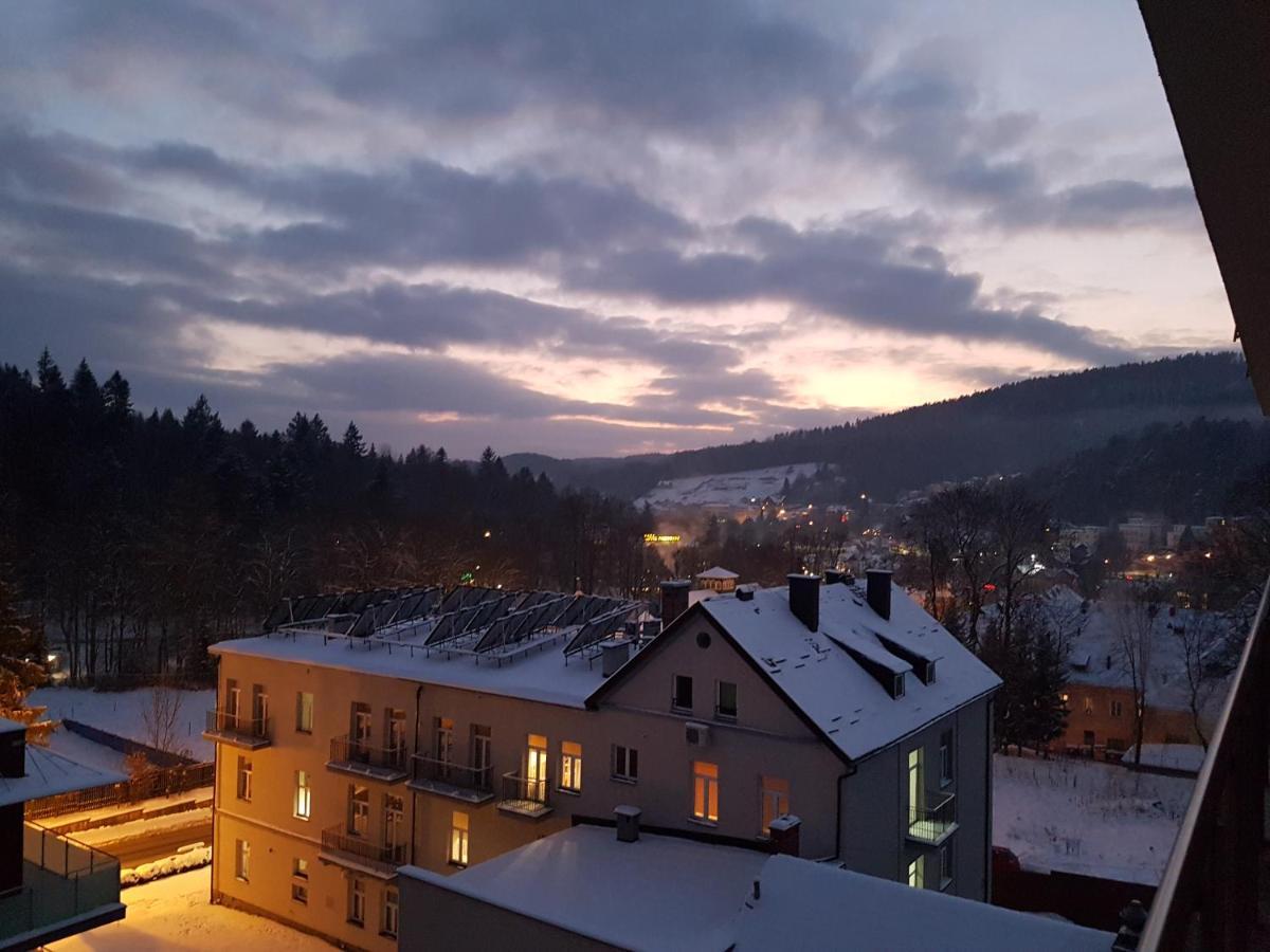 Ekskluzywny - Zdroj *